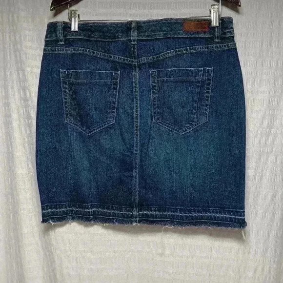 DH3 Denim Jean skirt. 99% cotton. Ladies size  12 - Picture 2 of 5